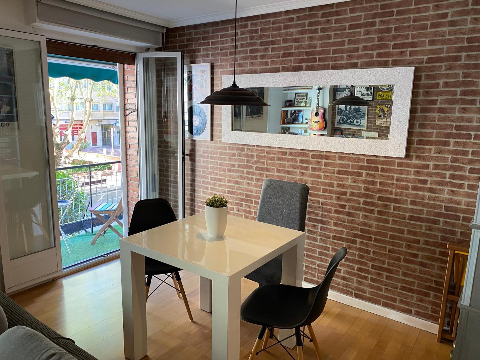 Apartamento Estilo Vintage Centrico Y Garage Incluido Logrono Luaran gambar